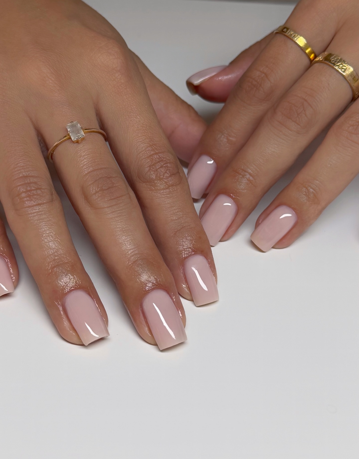 Маникюр, который вытесняет нюд: его выбирают чаще всего