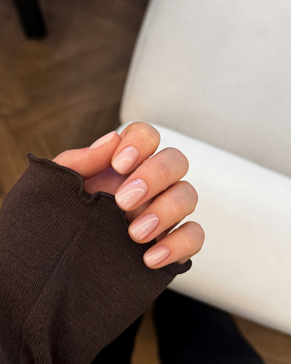 Маникюр, который выглядит аккуратно даже через 2 недели