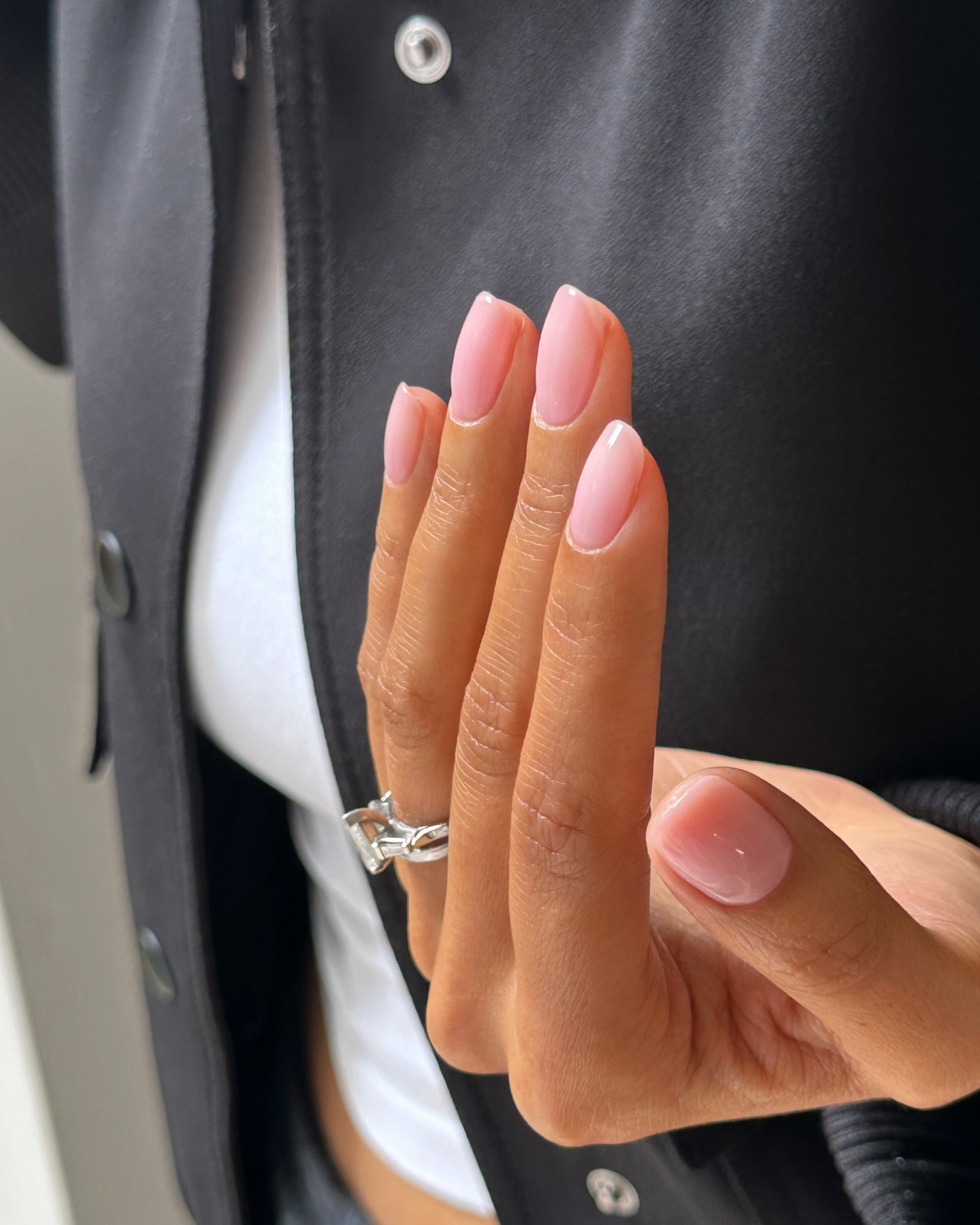 Маникюр, который вытесняет нюд: его выбирают чаще всего