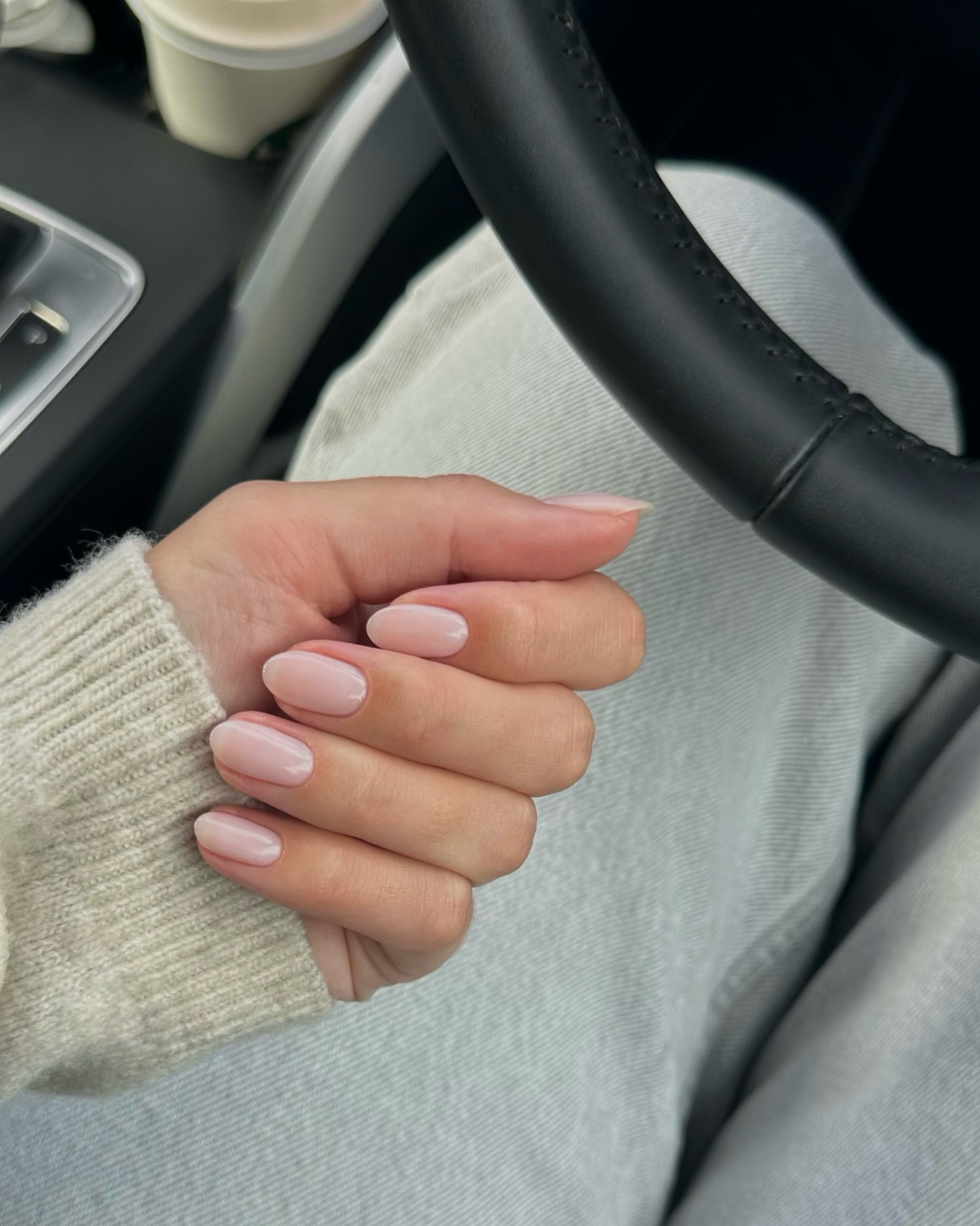 Маникюр, который вытесняет нюд: его выбирают чаще всего