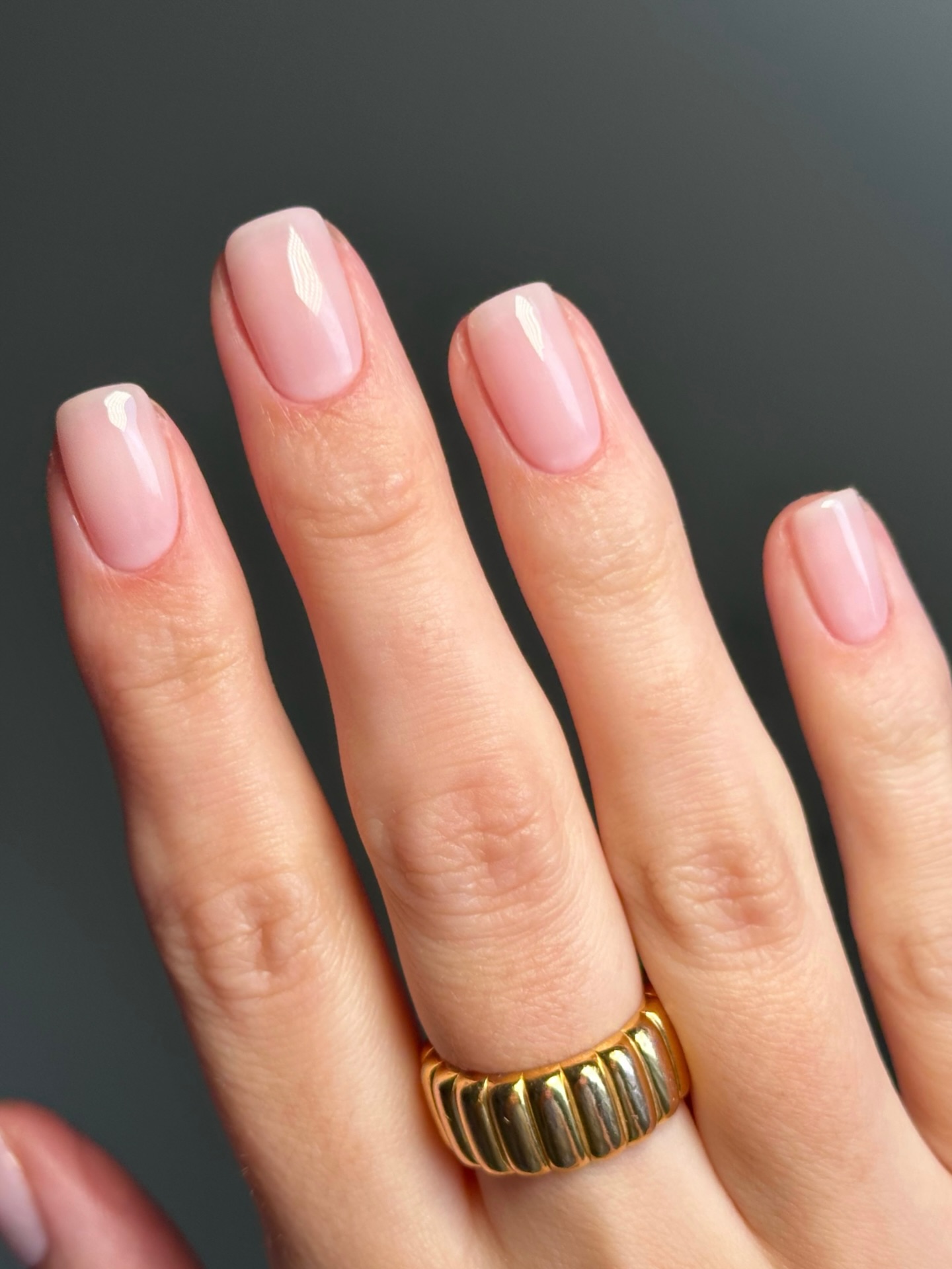 Маникюр, который вытесняет нюд: его выбирают чаще всего