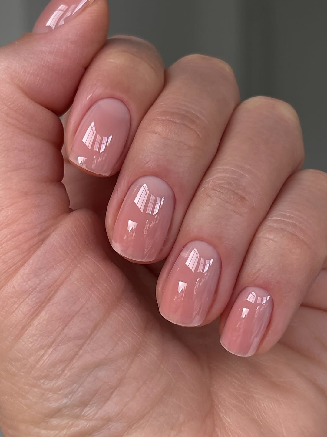 Маникюр, который вытесняет нюд: его выбирают чаще всего