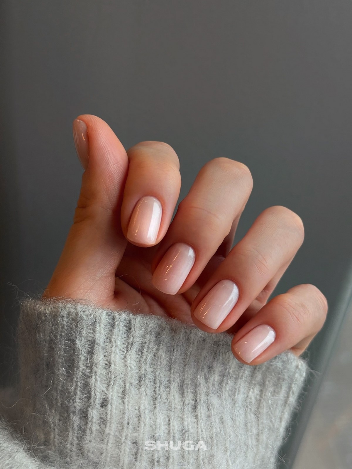 Маникюр с эффектом чистых ногтей, который выбирают чаще всего